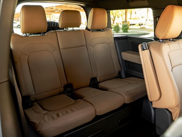 New 2026 Sedona Red Land Rover S image 27