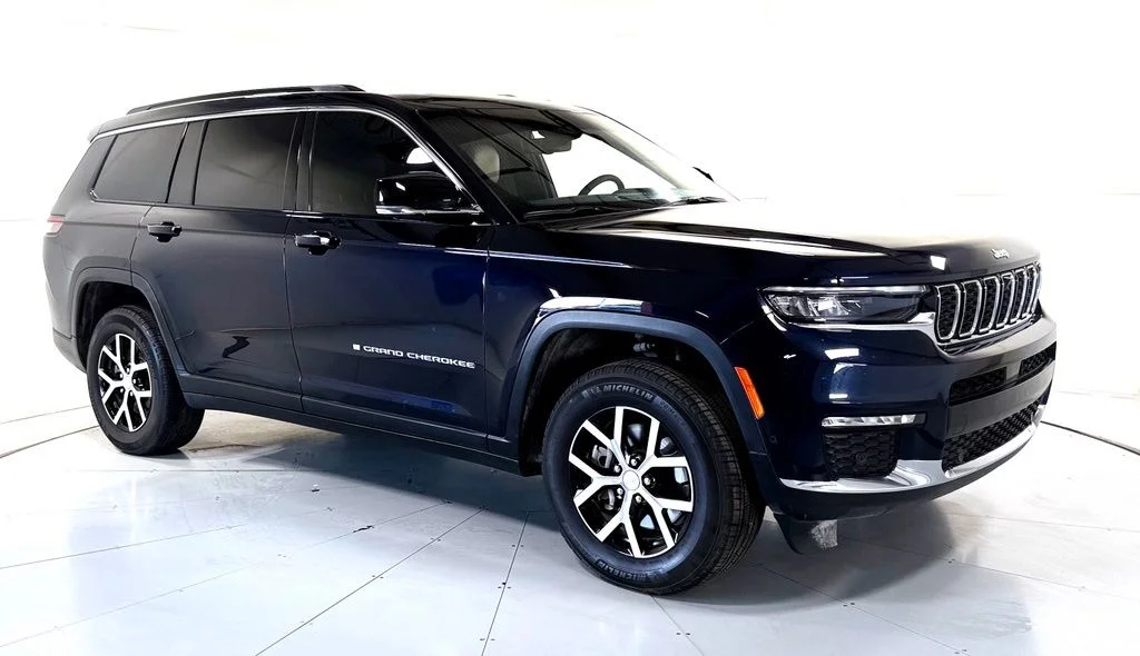 Used 2024 Black Jeep Limited image 1