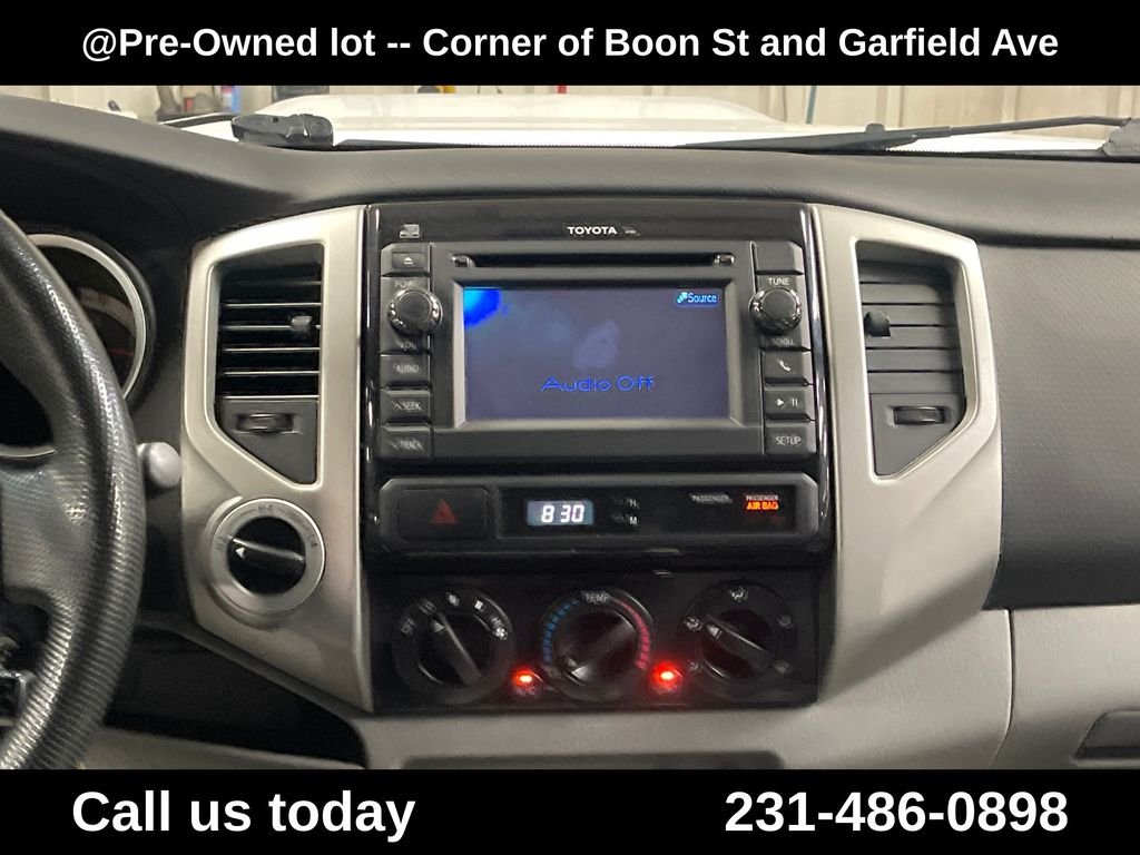Used 2013 White Toyota Base image 19