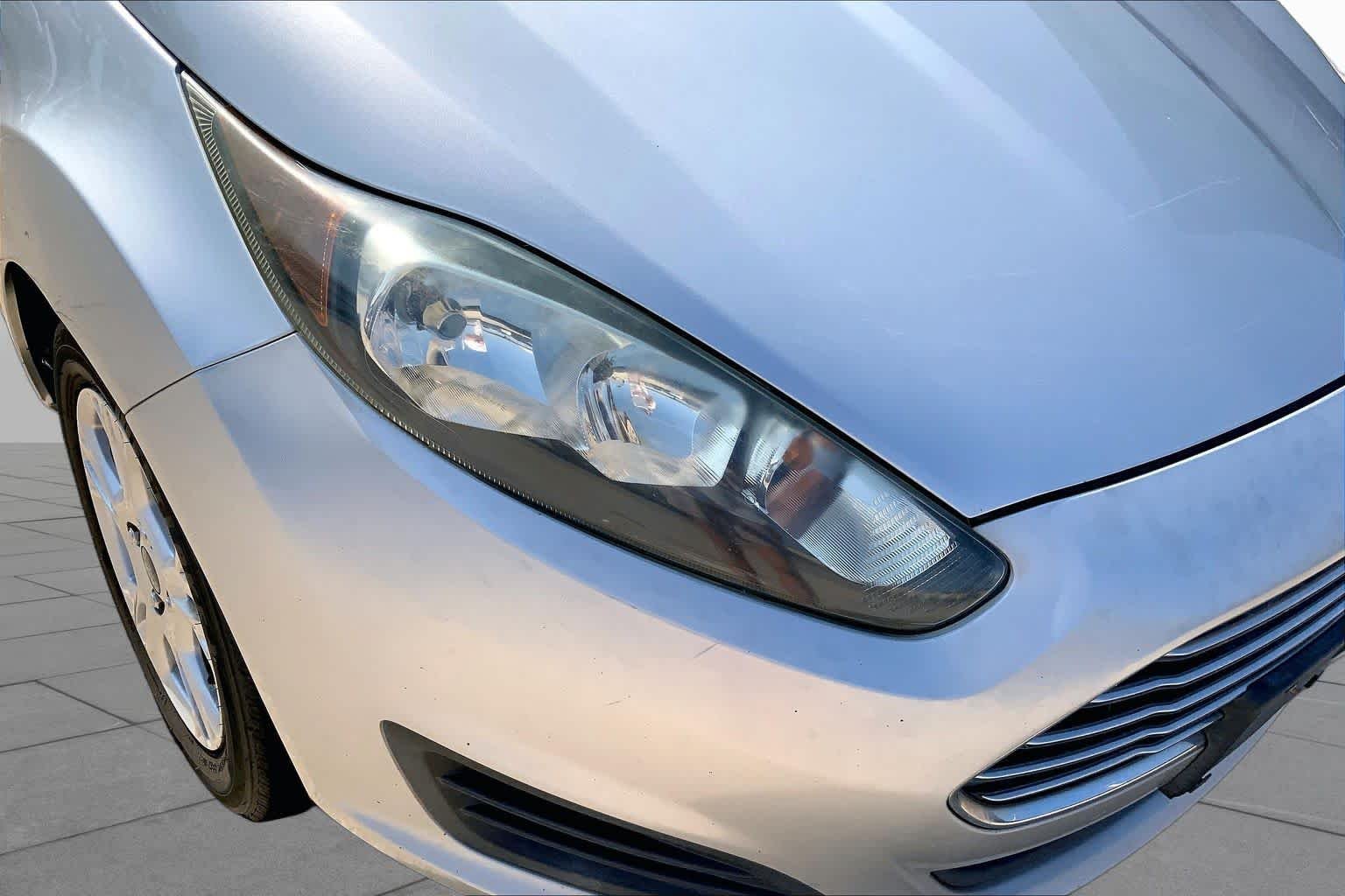 Used 2014 Ingot Silver Metallic Ford SE image 23
