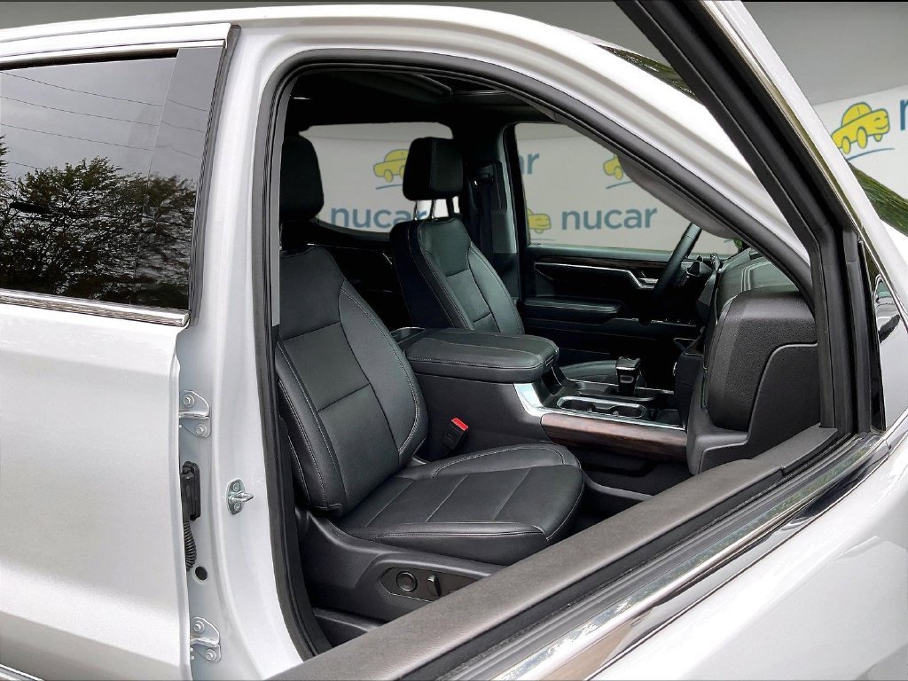 Used 2023 White GMC SLT image 11
