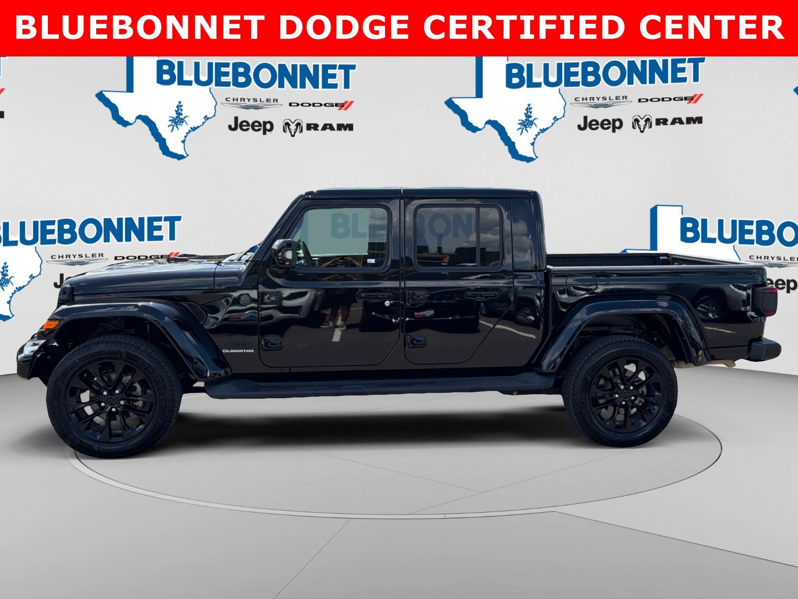 Used 2022 Black Clearcoat Jeep High Altitude image 8
