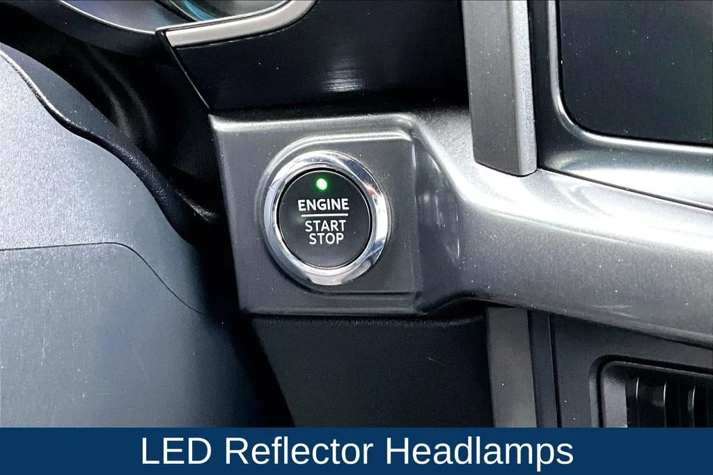 Used 2023 White Ford XLT image 29