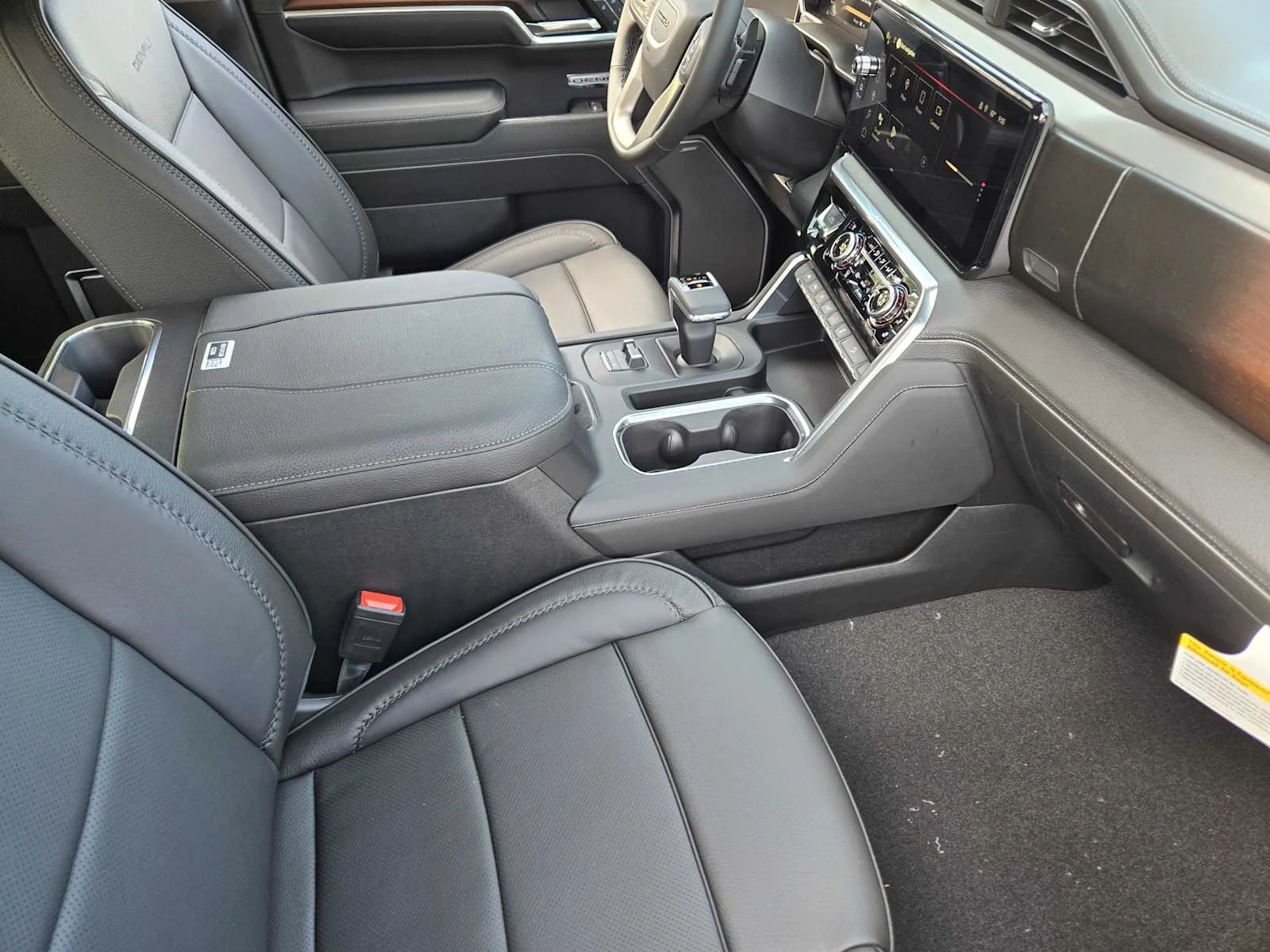 2026 GMC Sierra 1500 Denali - Photo 9