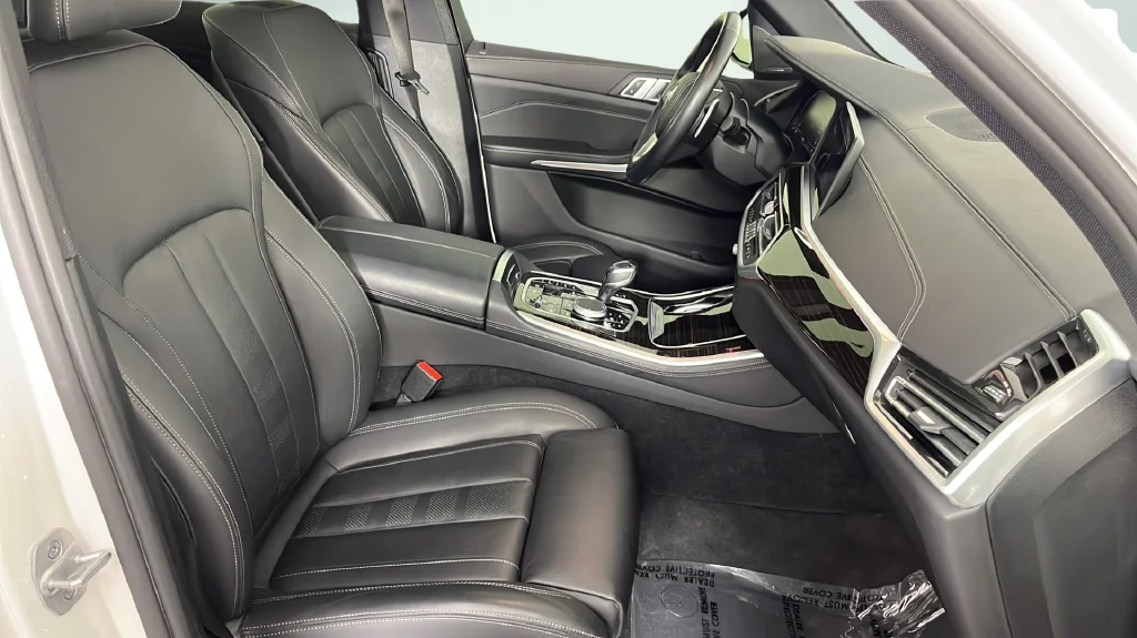 Used 2021 White BMW xDrive40i image 20