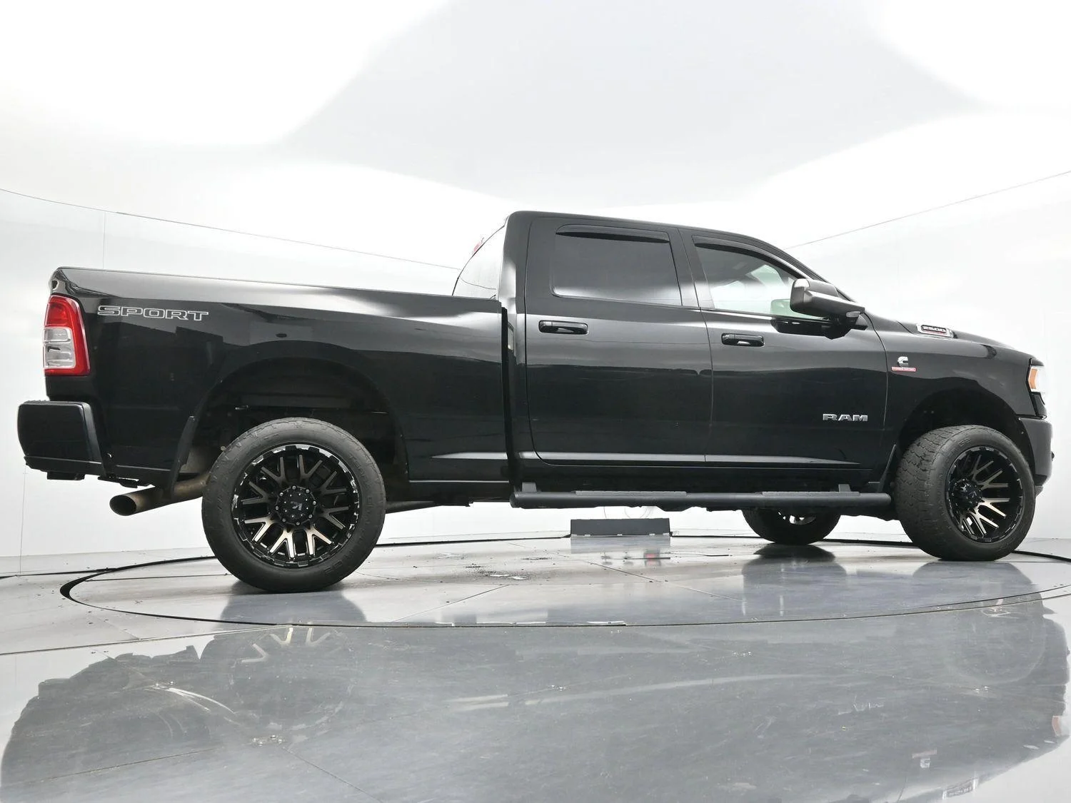 Used 2022 Diamond Black Crystal Pearlcoat Ram Big Horn image 49