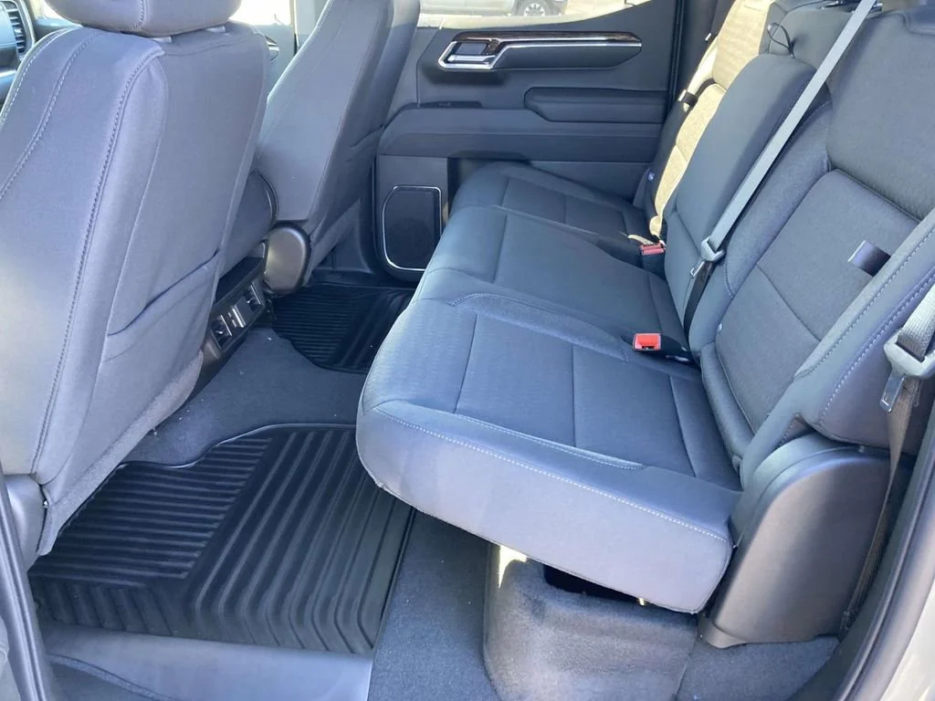 New 2026 Sterling Metallic GMC Elevation image 12