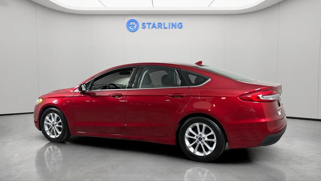 Used 2020 Red Ford SE image 4