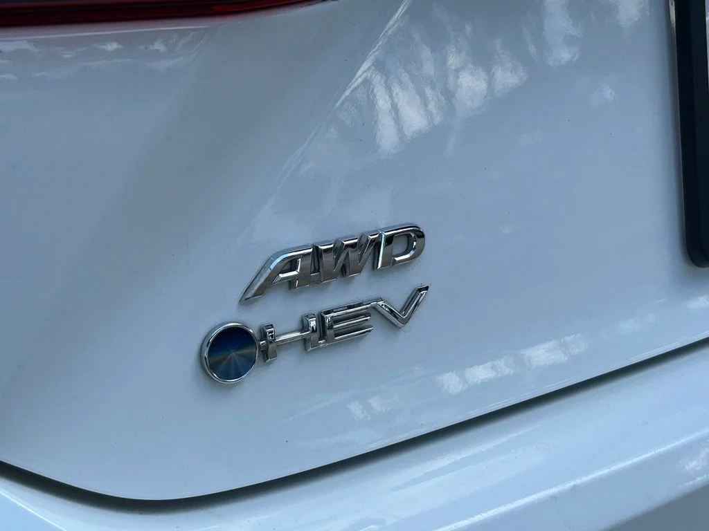 Used 2025 White Toyota LE image 15