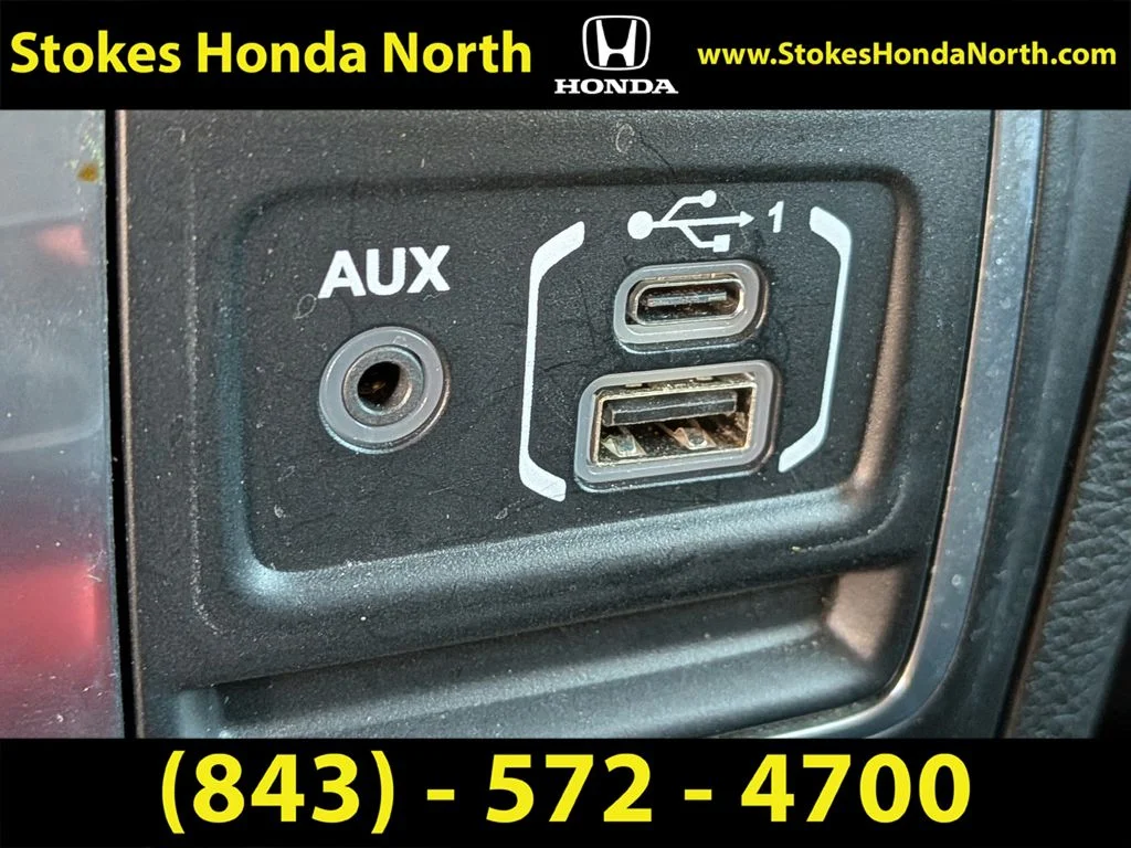 Used 2020 White Jeep Sport S image 21
