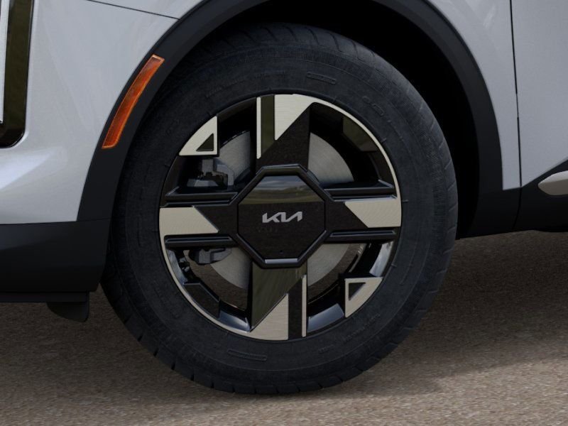 Used 2026 White Kia LX image 9