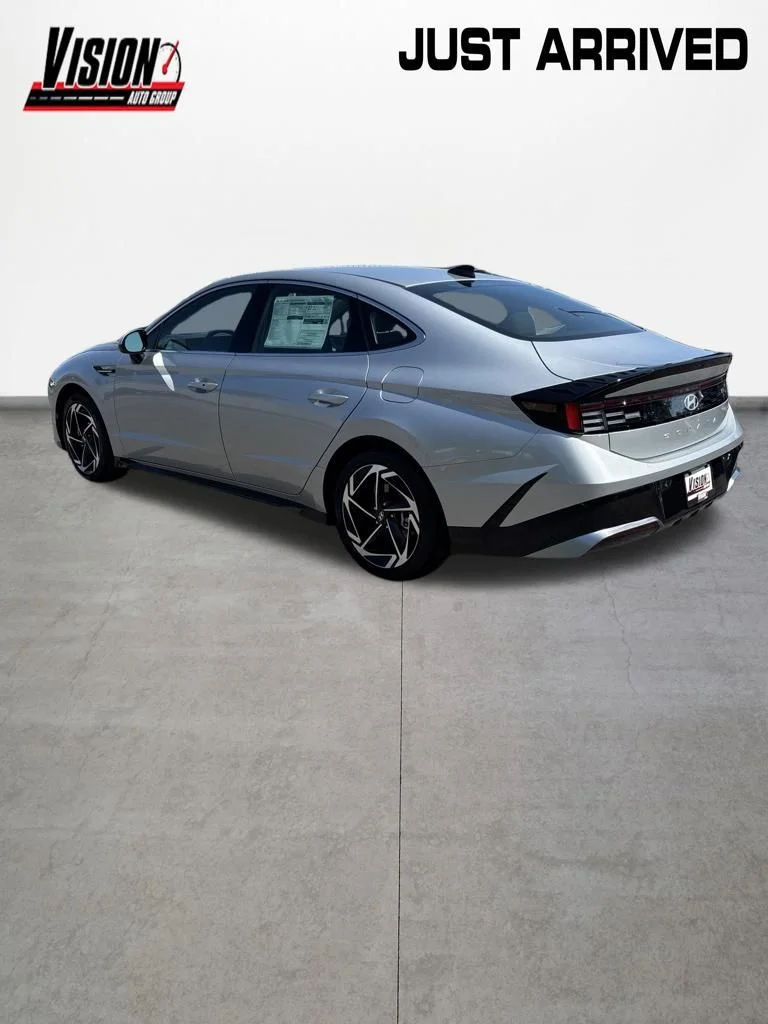 New 2026 Silver Hyundai SEL Sport image 4