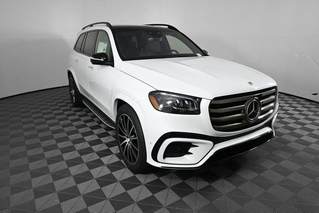 New 2026 MANUFAKTUR Moonlight White Metallic Mercedes-Benz GLS 450 image 25