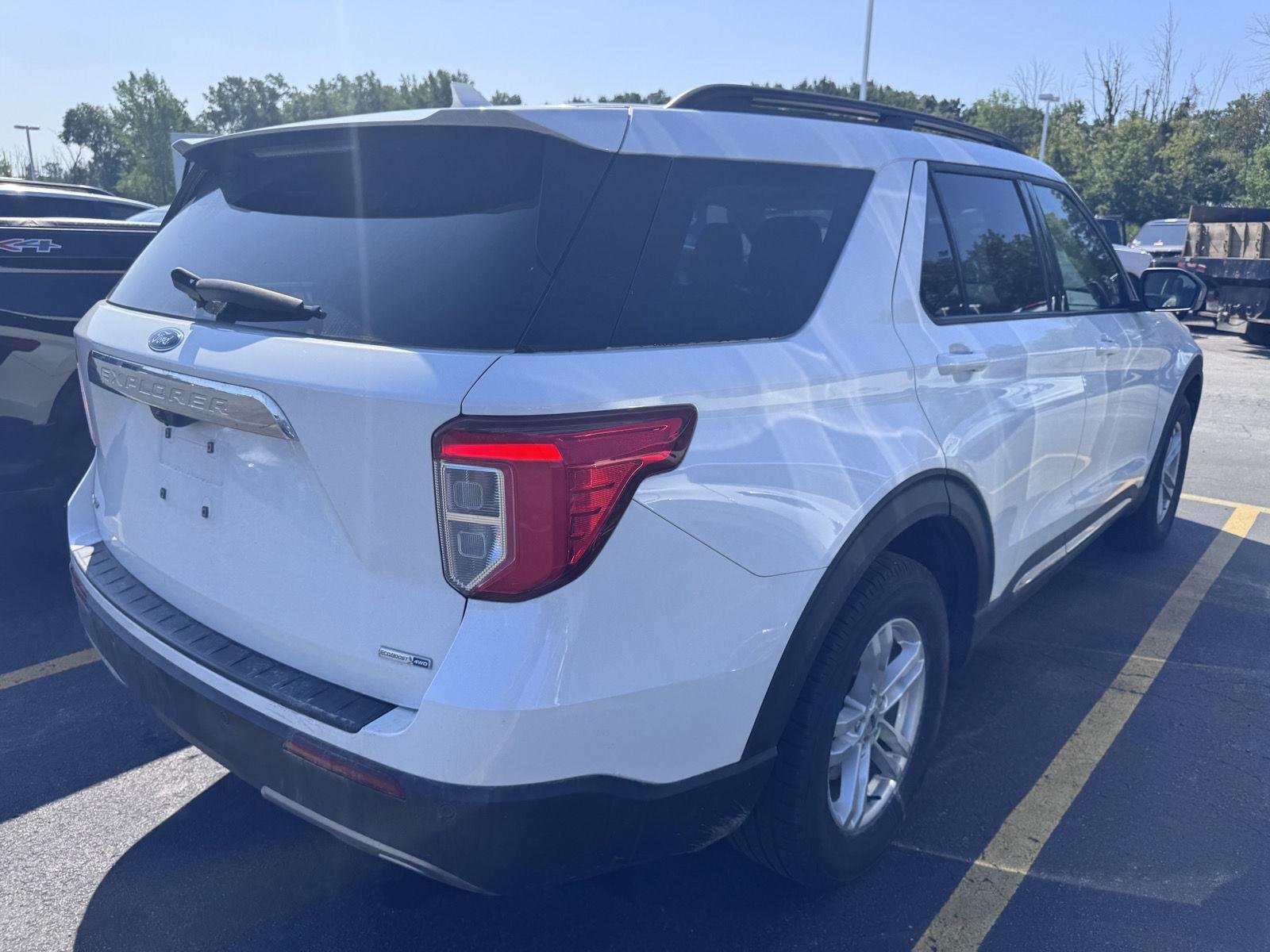 Used 2020 Star White Metallic Tri-Coat Ford XLT image 3