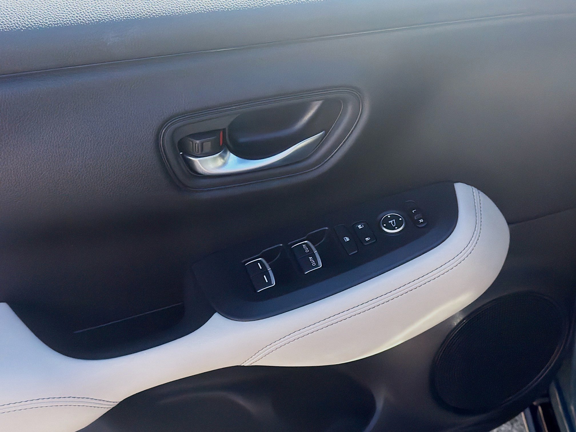 2023 Honda HR-V EX-L - Photo 16