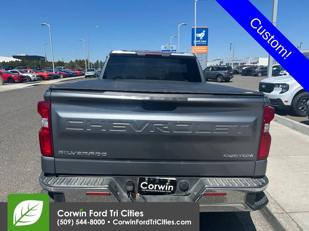 Used 2020 Satin Steel Metallic Chevrolet Custom image 7