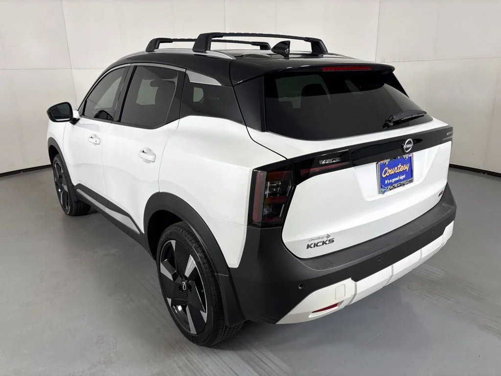 New 2026 Aspen White TriCoat / Super Black Two-tone Nissan SR image 6