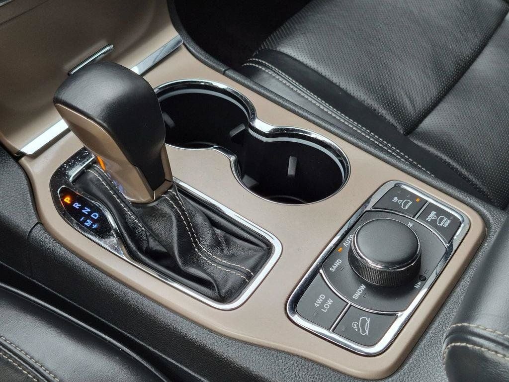 Used 2017 Black Jeep Overland image 18