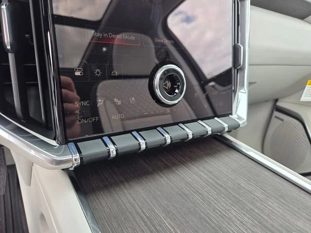 2026 GMC Acadia Denali - Photo 27