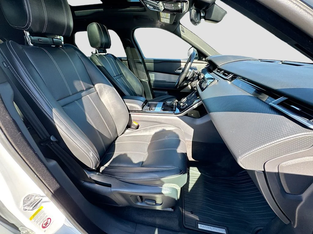 Used 2019  Land Rover SE R-Dynamic image 31