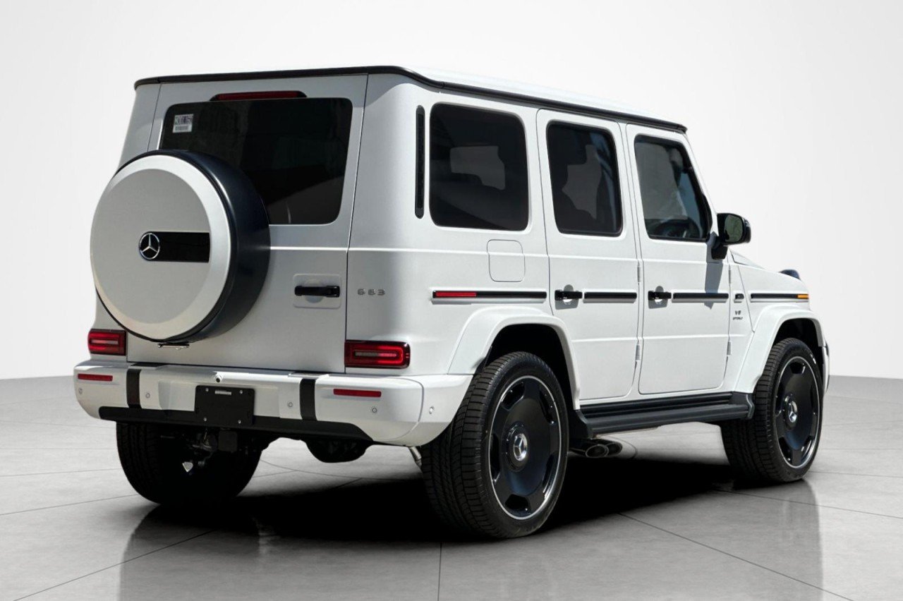 New 2026 MANUFAKTUR Moonlight White Magno Mercedes-Benz AMG® G 63 SUV image 5