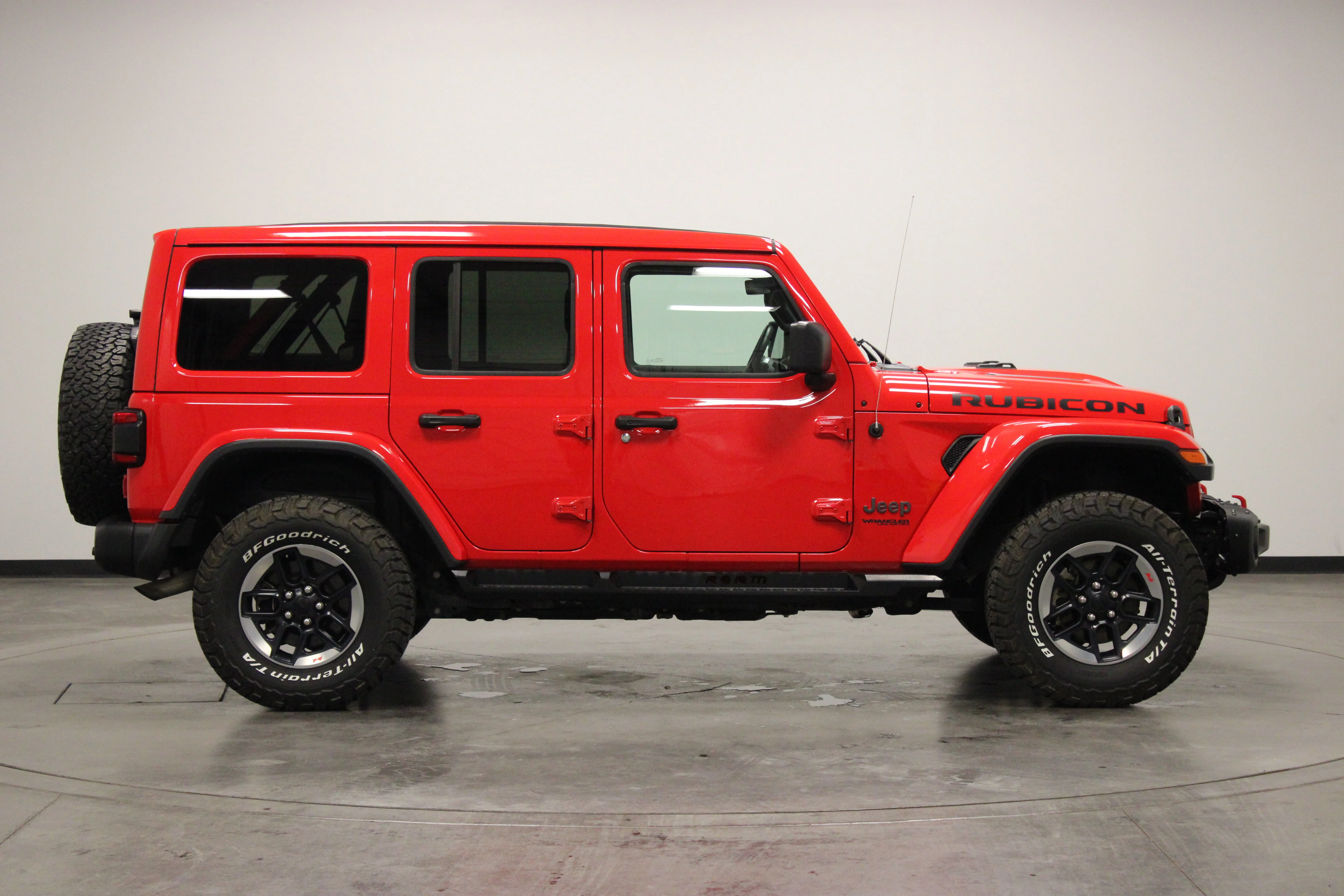 Used 2019 Firecracker Red Clearcoat Jeep Rubicon image 9
