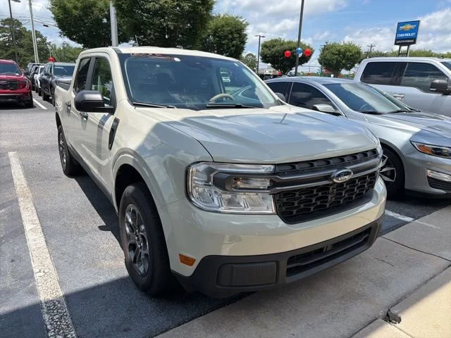 Used 2024 Beige Ford XLT image 1