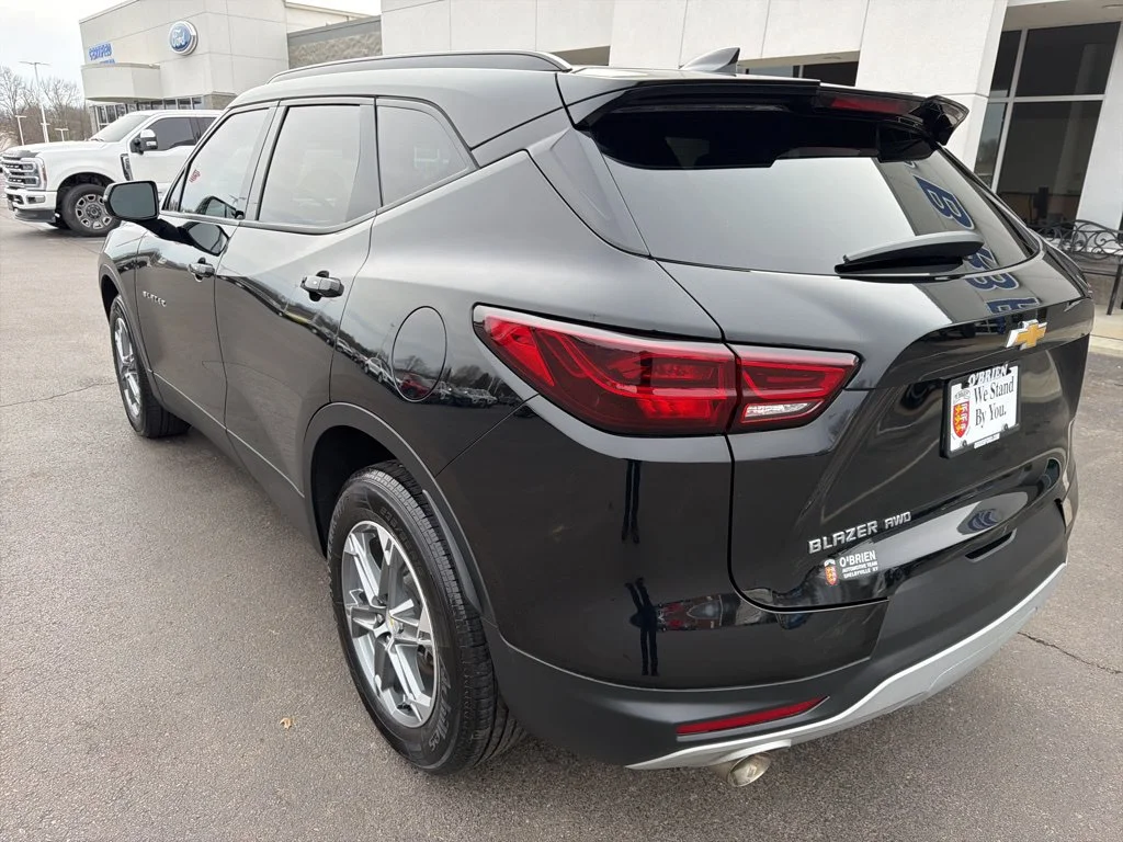 Used 2023 Black Chevrolet LT image 3