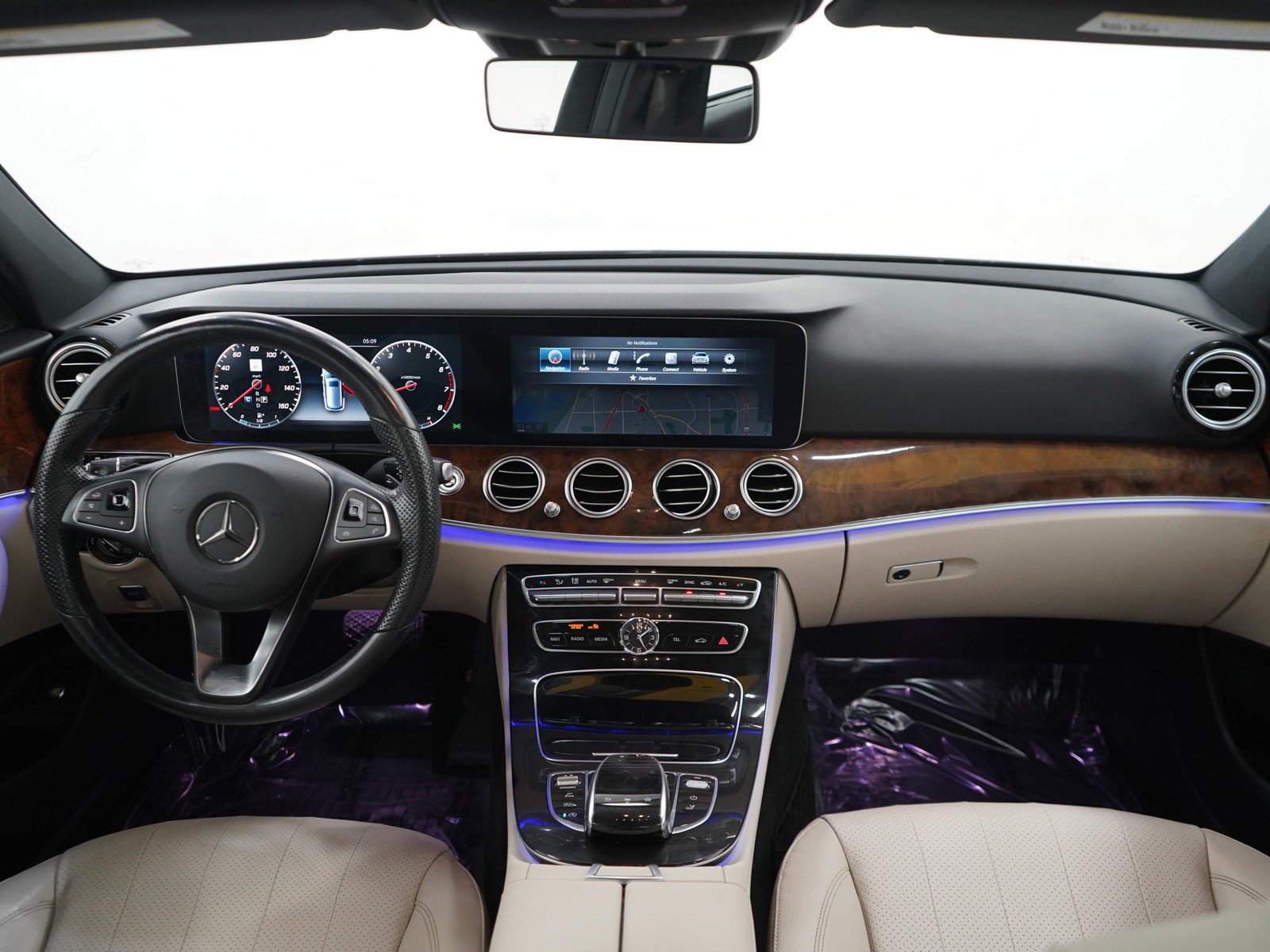 Used 2017 Polar White Mercedes-Benz E 400 image 13