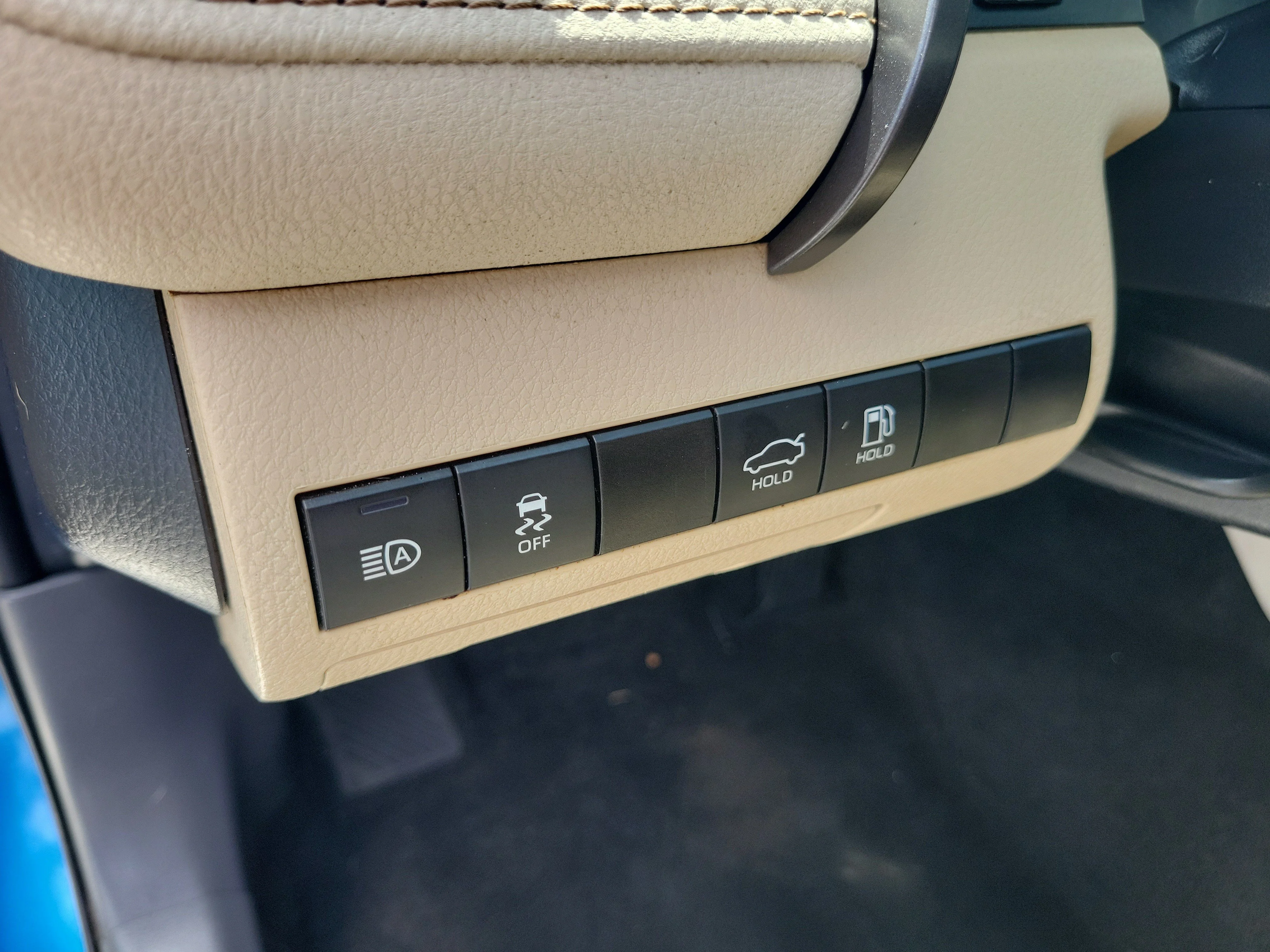 Used 2019 Blue Streak Metallic Toyota LE image 22