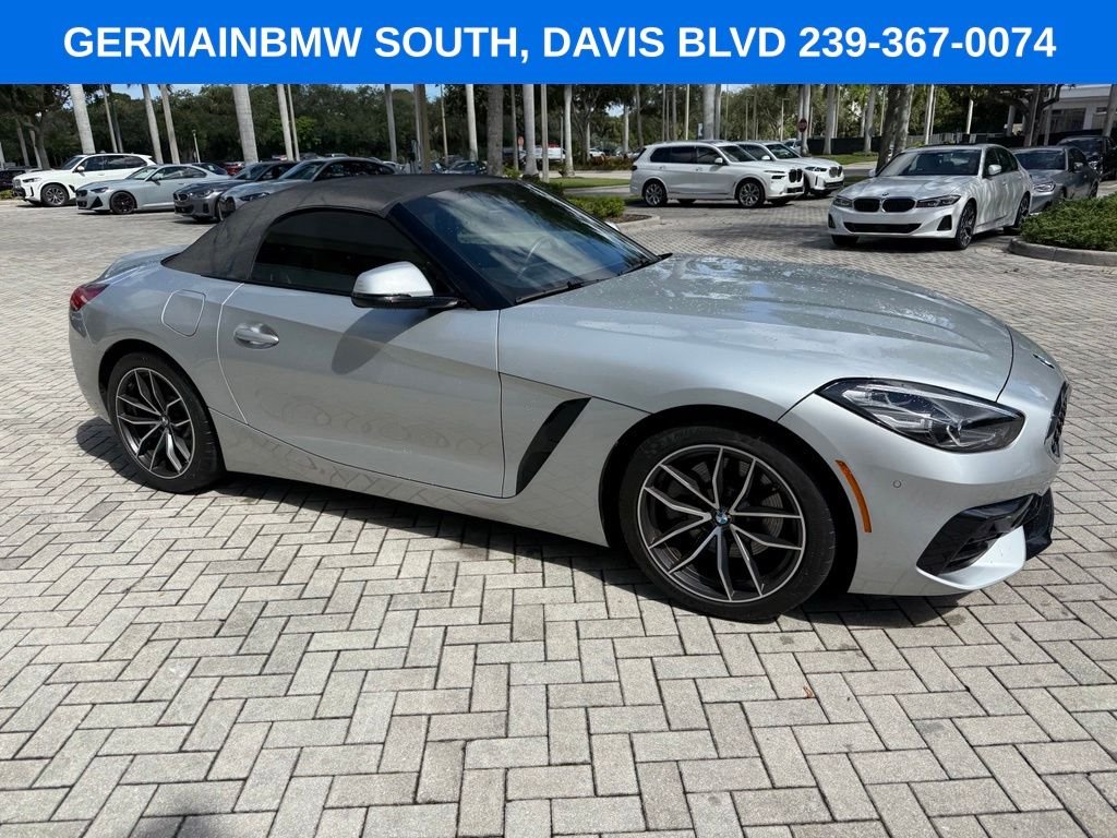 Used 2021 Glacier Silver Metallic BMW sDrive30i image 13
