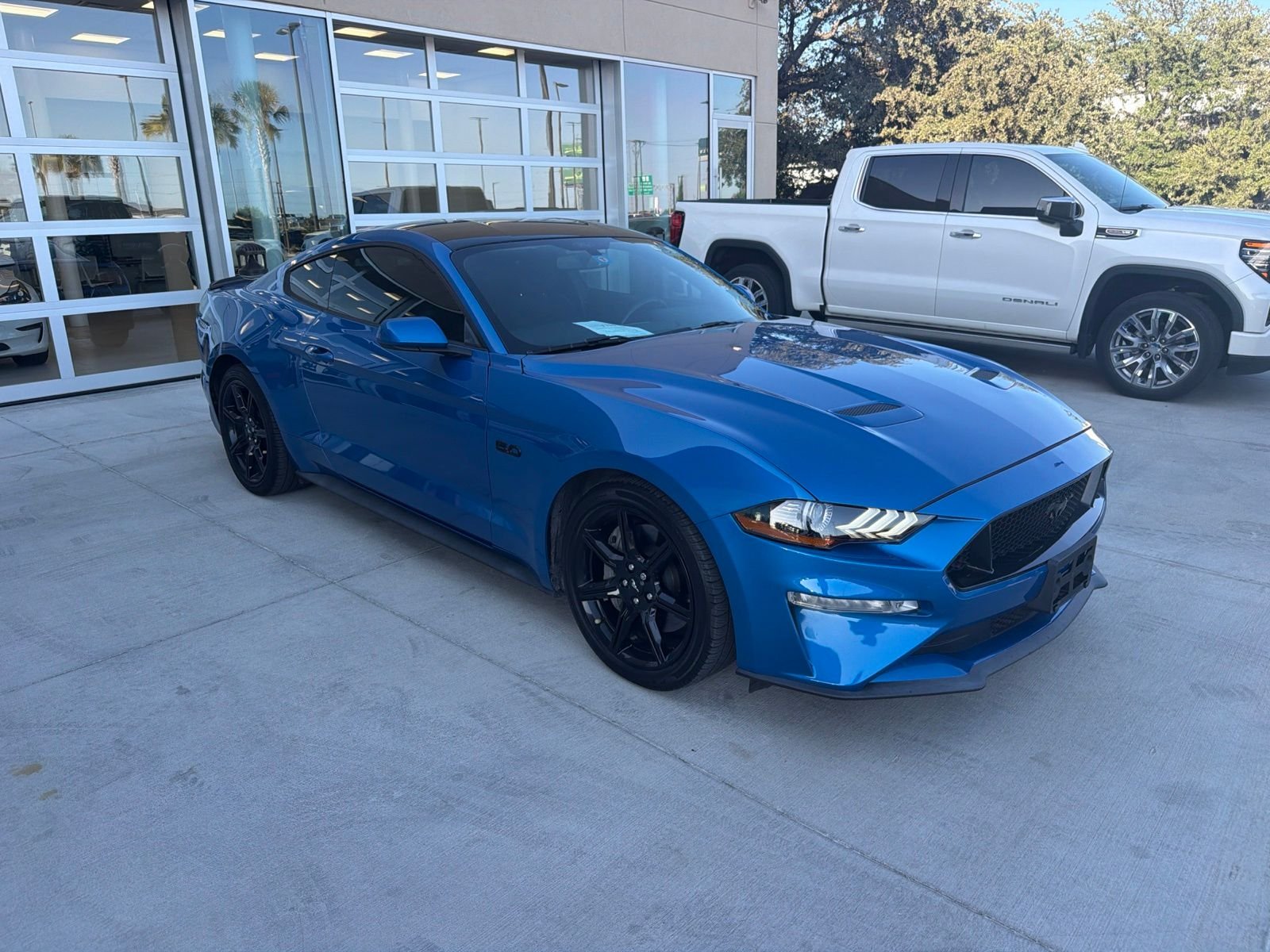 Used 2019 Velocity Blue Metallic Ford GT image 4