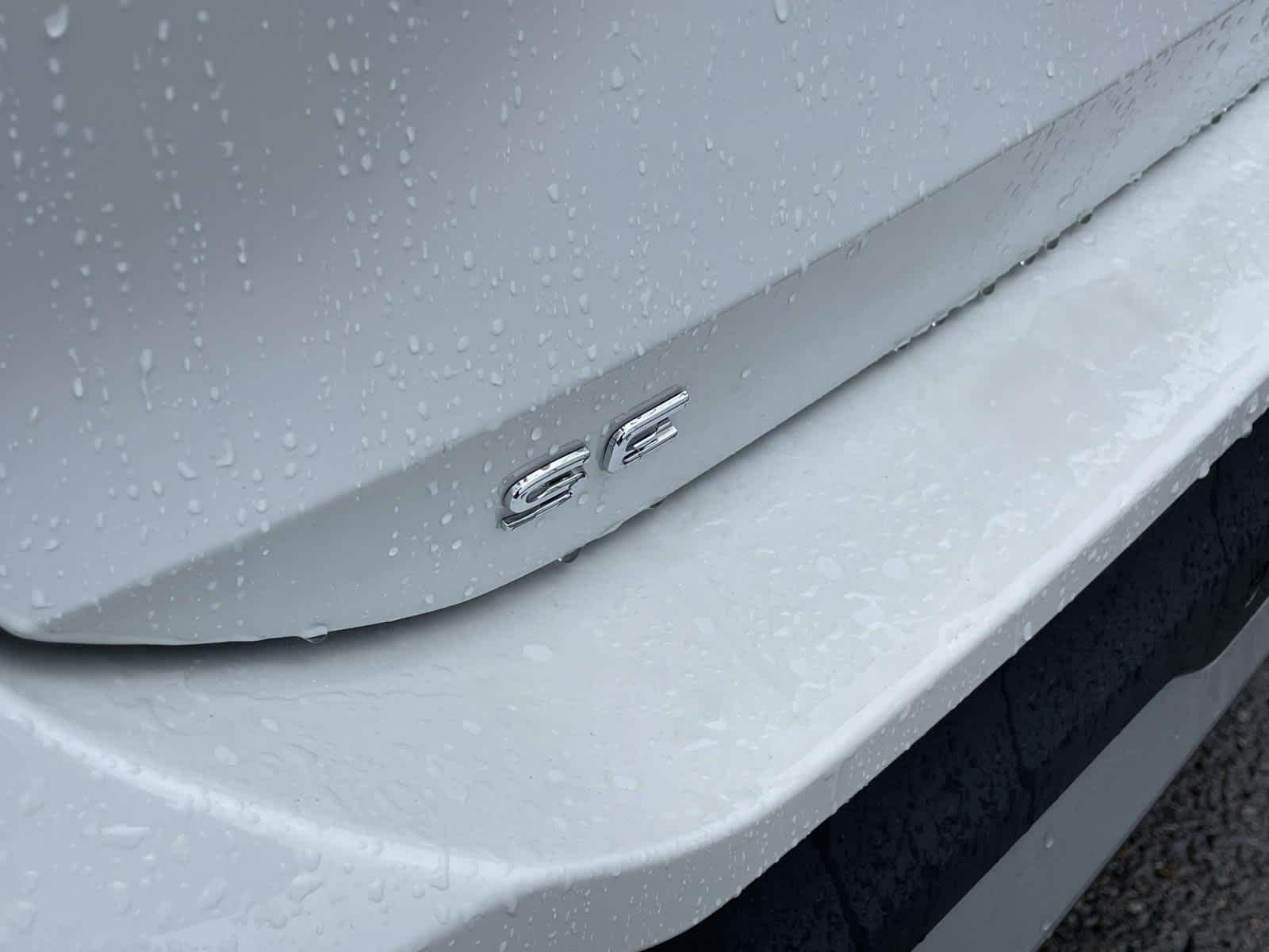 New 2026 Pure White Volkswagen SE image 10