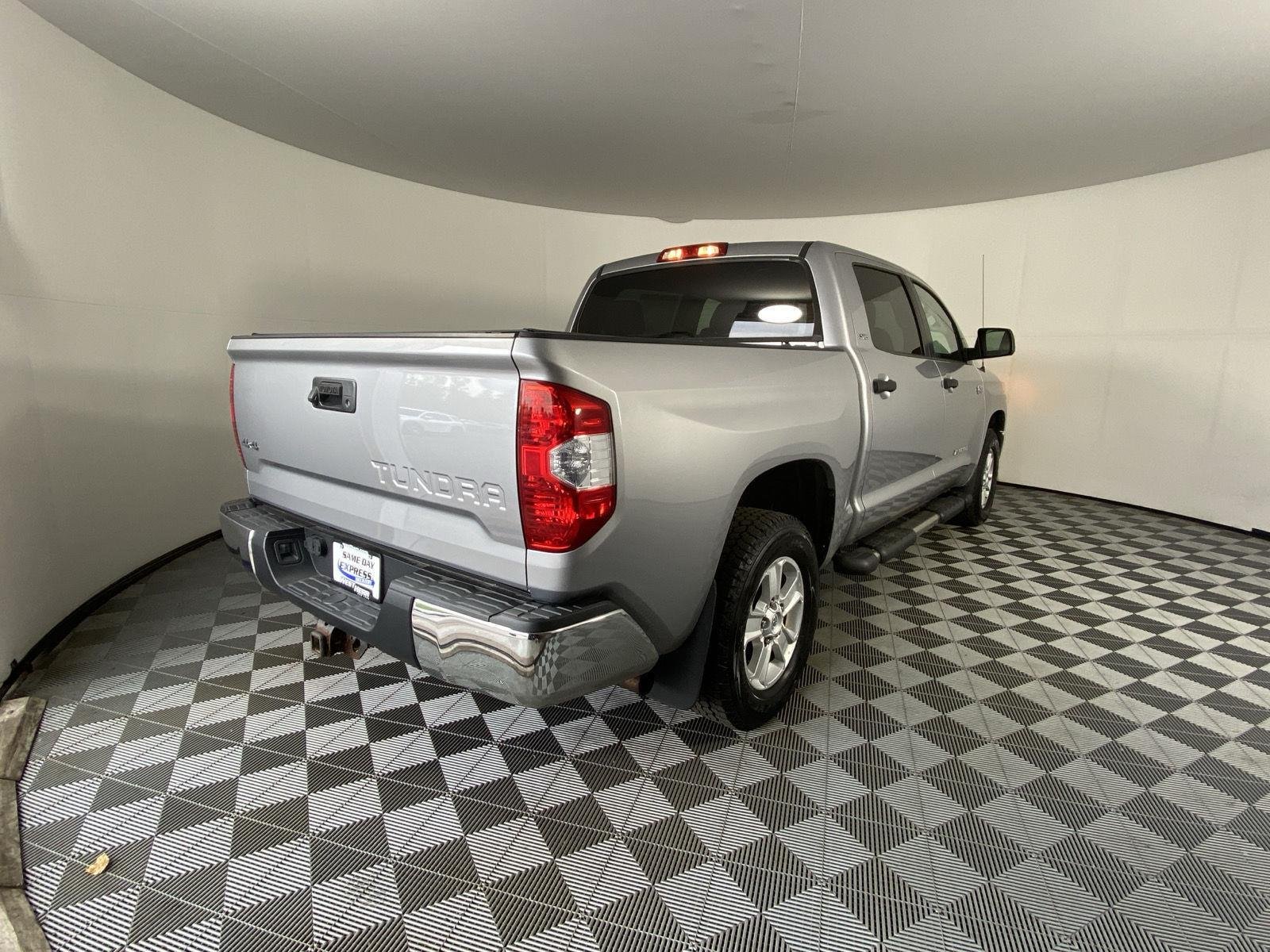 Used 2016 Silver Sky Metallic Toyota SR5 image 7
