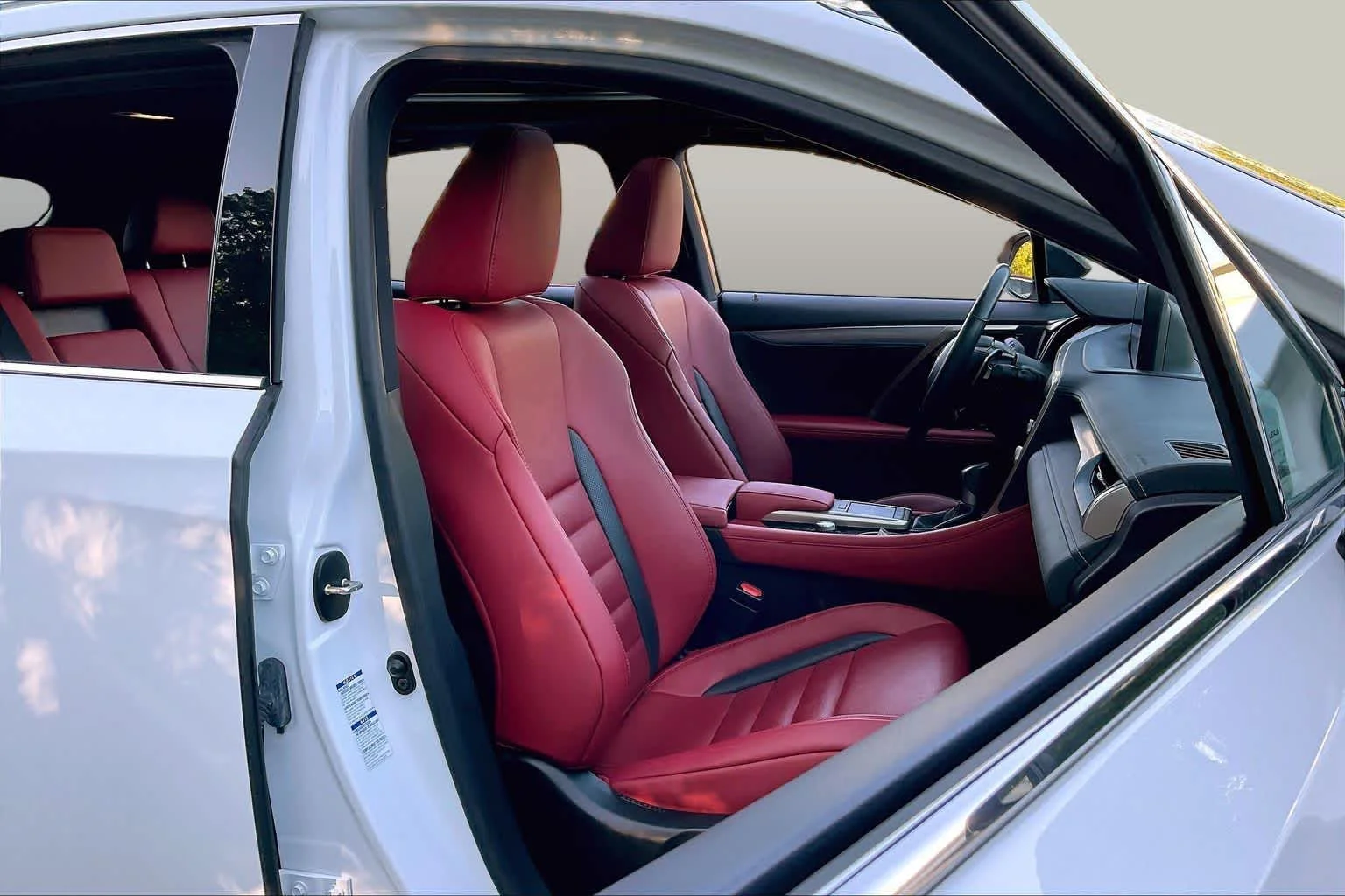 Used 2021 Ultra White Lexus F SPORT Handling image 8
