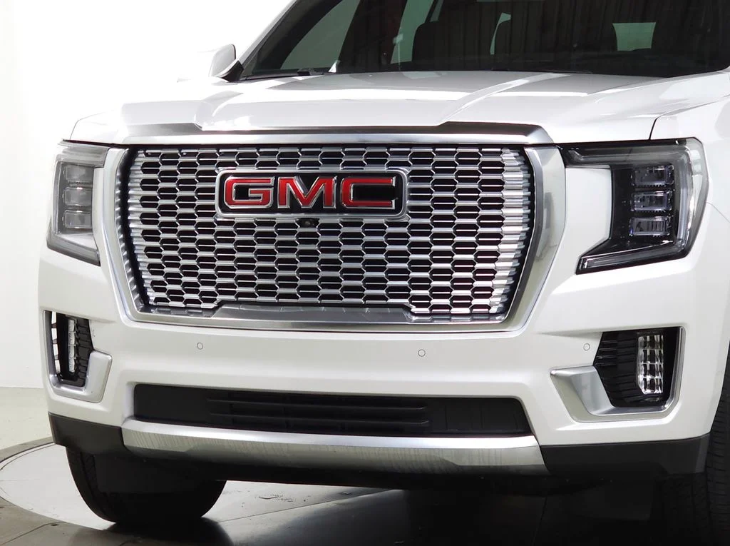 Used 2024 White GMC Denali image 14