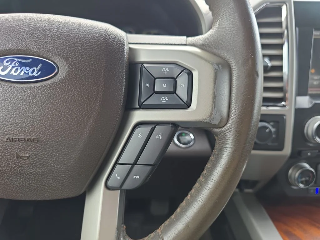 Used 2015  Ford King Ranch image 24