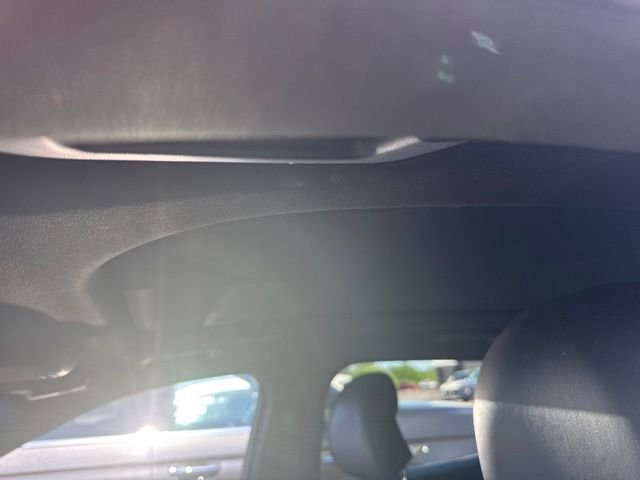 Used 2017 Gray Lincoln Reserve image 11