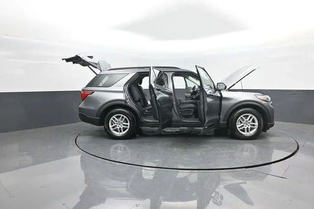 New 2026 Carbonized Gray Metallic Ford Active image 38