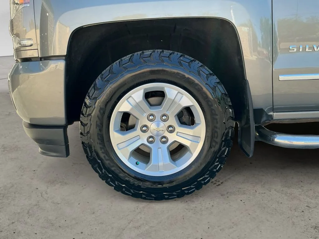 Used 2017 PEPPERDUST METALLIC Chevrolet LTZ image 9