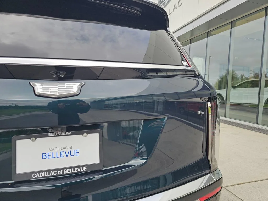 New 2027 Emerald Lake Metallic Cadillac Luxury image 17