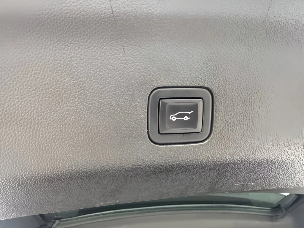 Used 2021 Black GMC Denali image 32