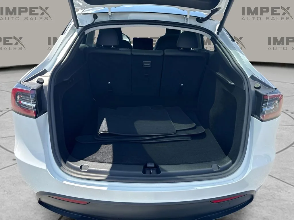 Used 2023 White Tesla Long Range image 17