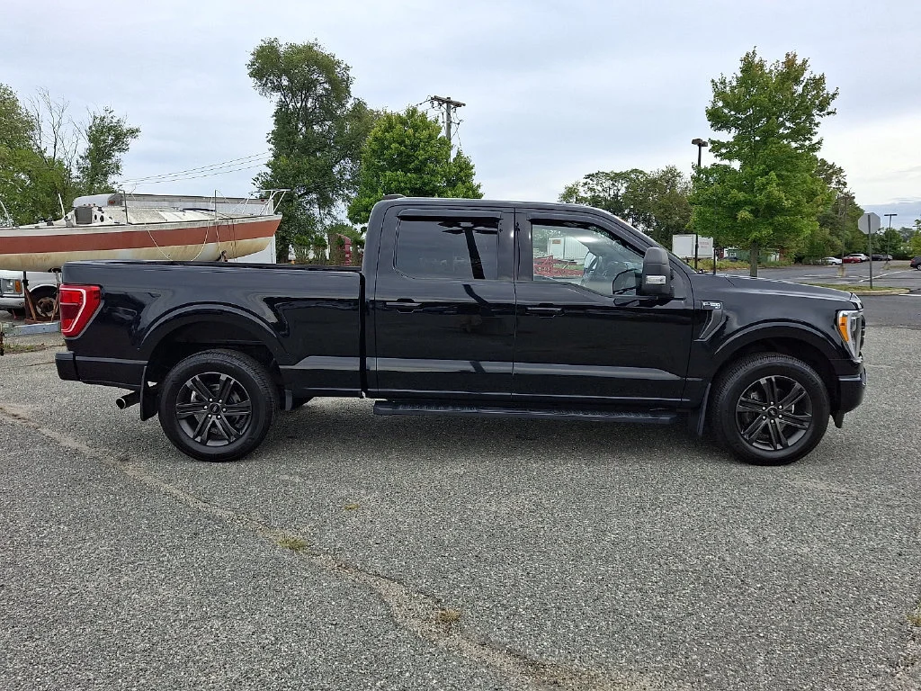 Used 2022 Agate Black Metallic Ford XLT image 13