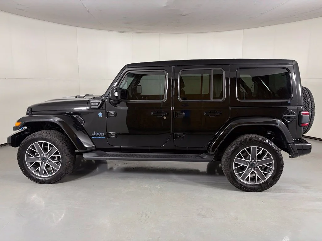 Used 2024 Black Jeep High Altitude 4xe image 6