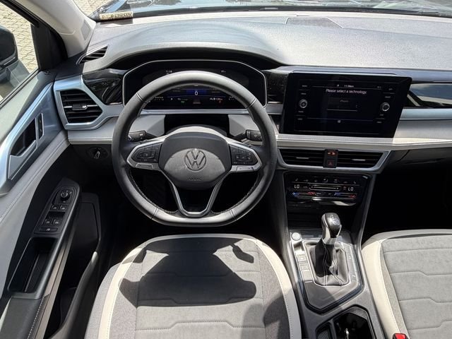 Used 2025 Black Volkswagen 1.5T SE image 15