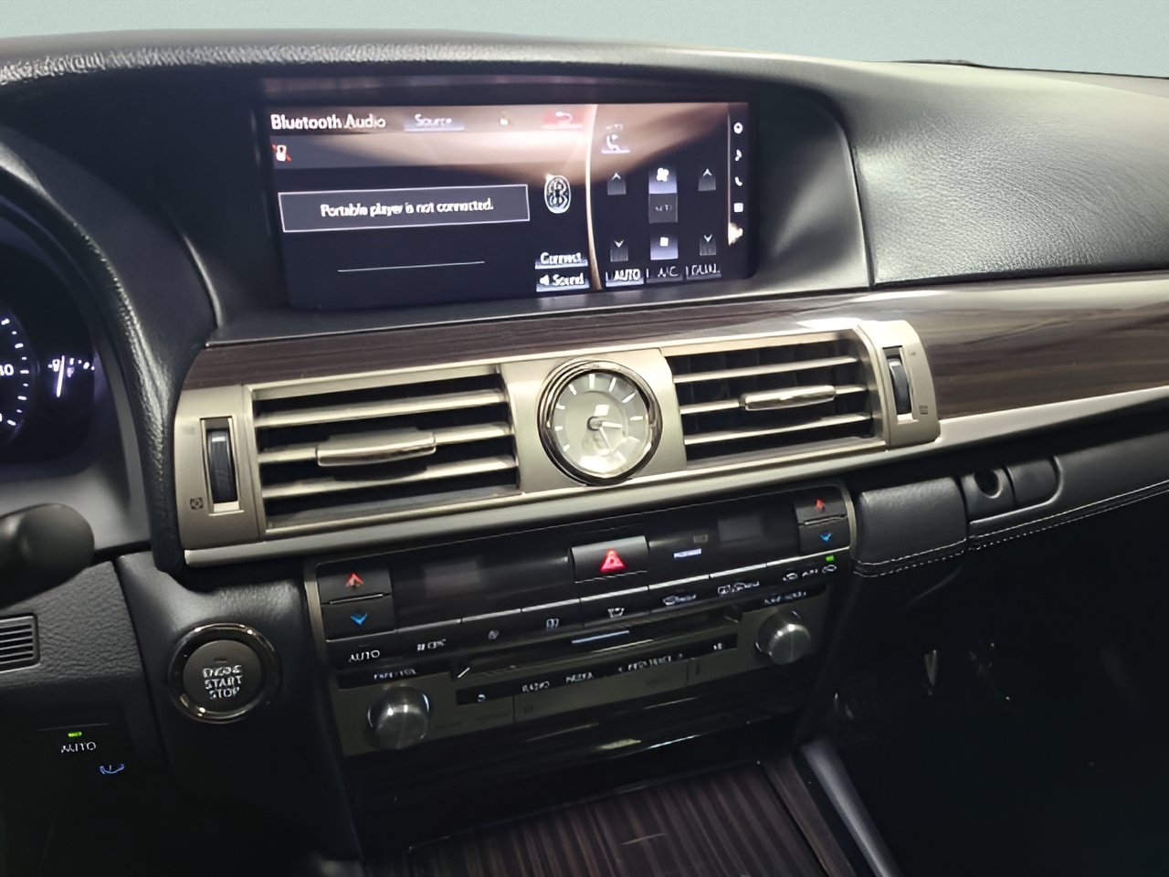 Used 2016 Obsidian Lexus 460 image 29