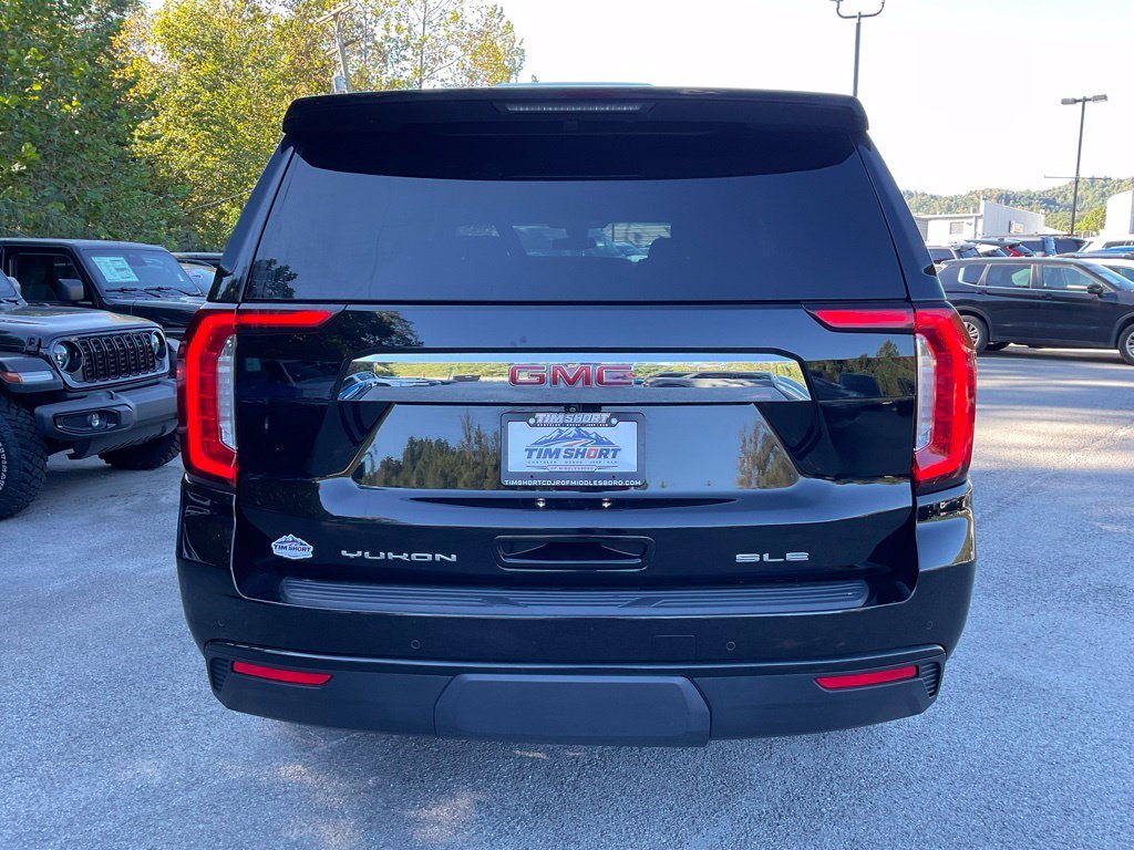 Used 2022 Black GMC SLE image 5