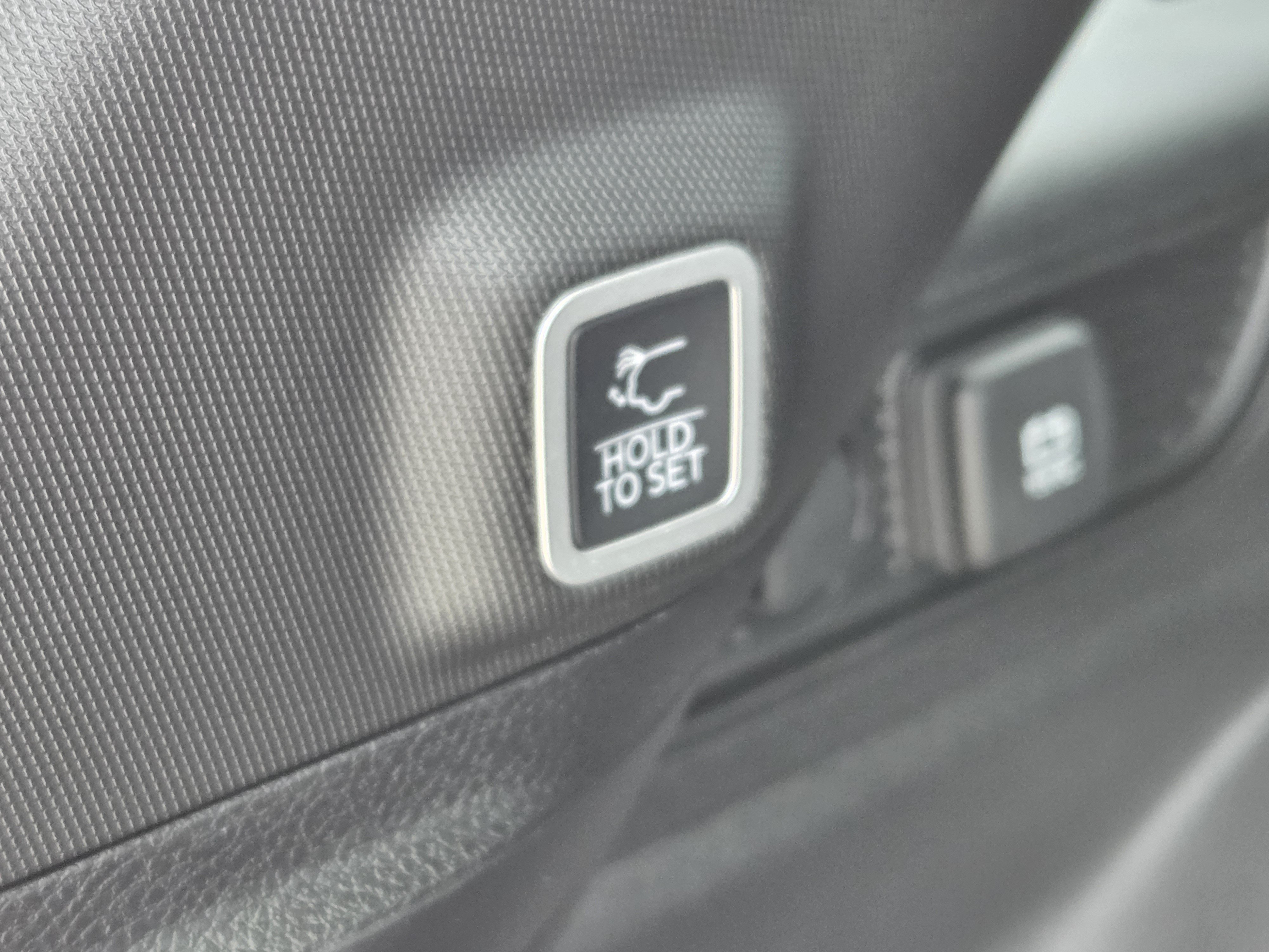 New 2026 Silver Zynith Jeep Laredo Altitude image 7