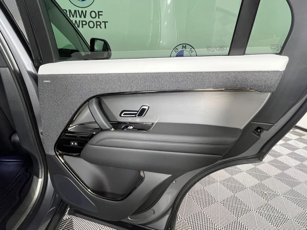Used 2024 Gray Land Rover Dynamic SE image 26